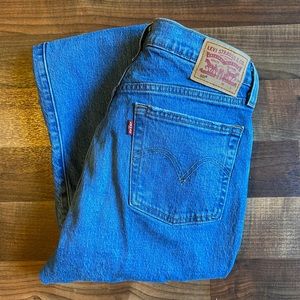 501 Women’s Levi jeans